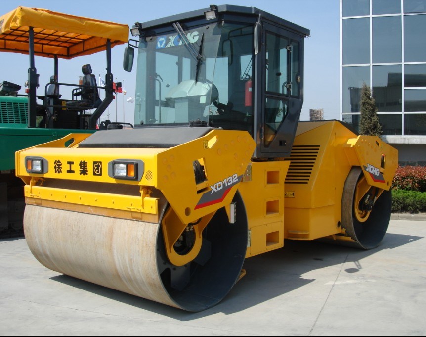 Hot Road Compactor 10 Ton Tandem Vibratory Roller Xd102