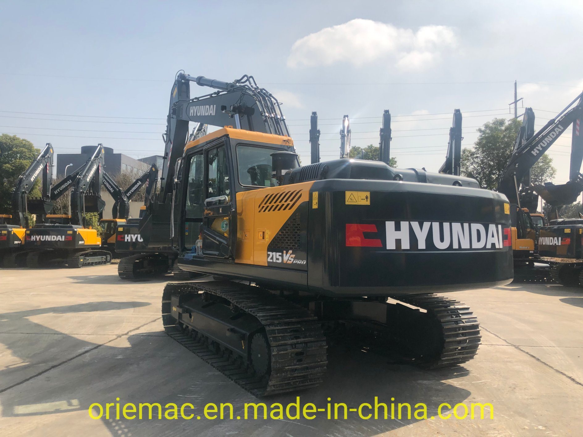 Korea Hyundai 21 Ton Crawler Excavator R215vs PRO in Ecuador