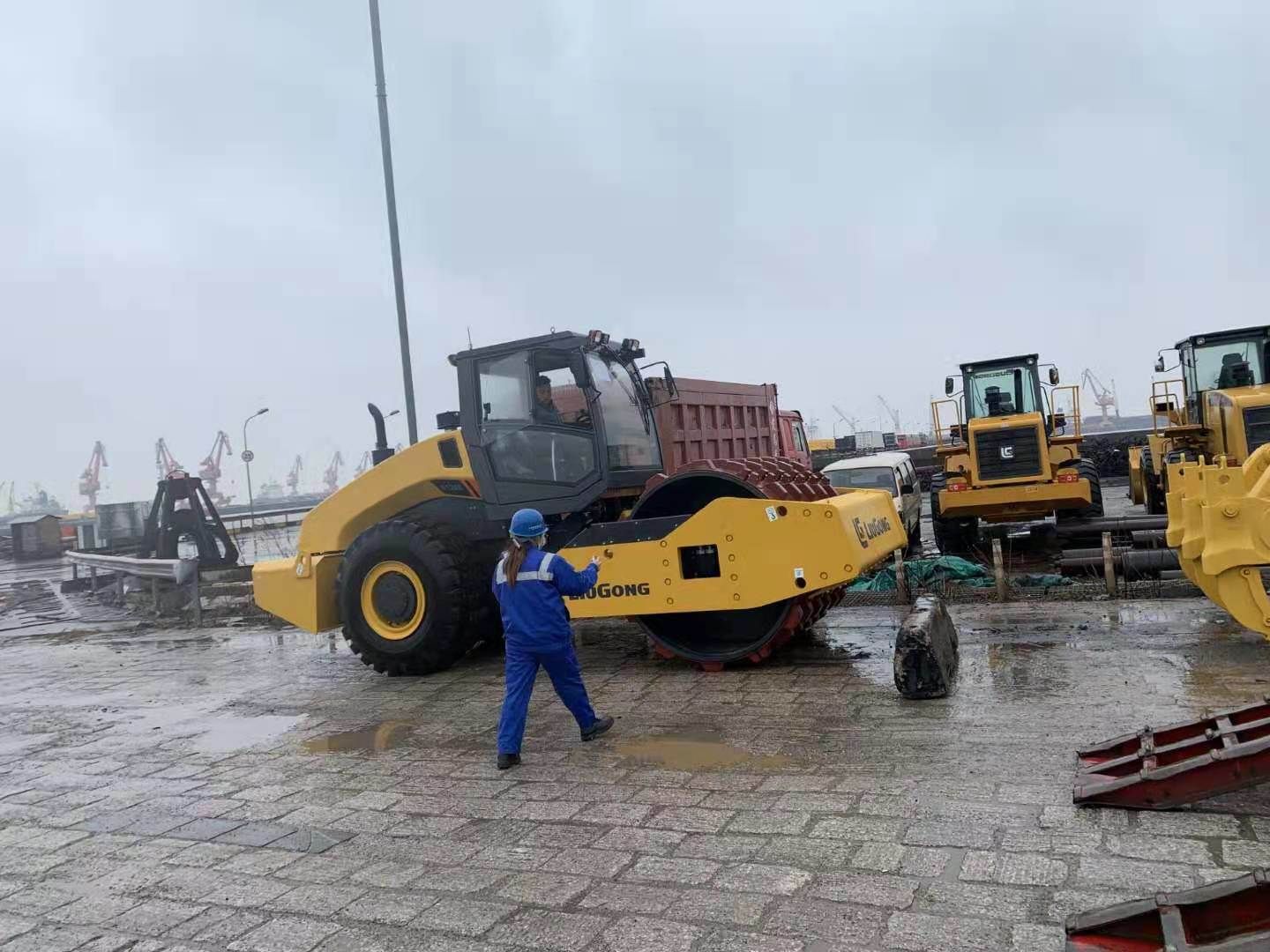 
                Liugong 20 t rullo per strada a tamburo singolo Clg6120e asfalto idraulico per terreno Rullo per strada
            