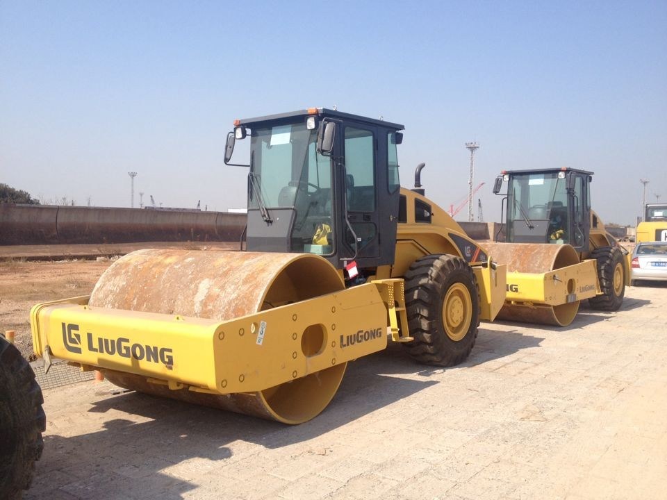 Liugong Road Machinery Self-Propelled Mini 10 Tons Vibratory Compactor Road Roller Clg610h