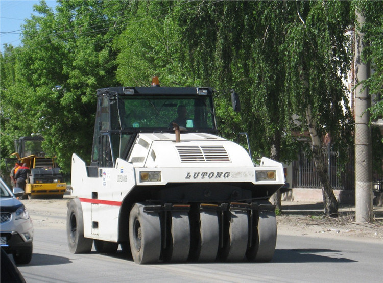 
                Lutong 20ton vibratorio hidráulico Ltp2030 Neumático Road Roller China
            