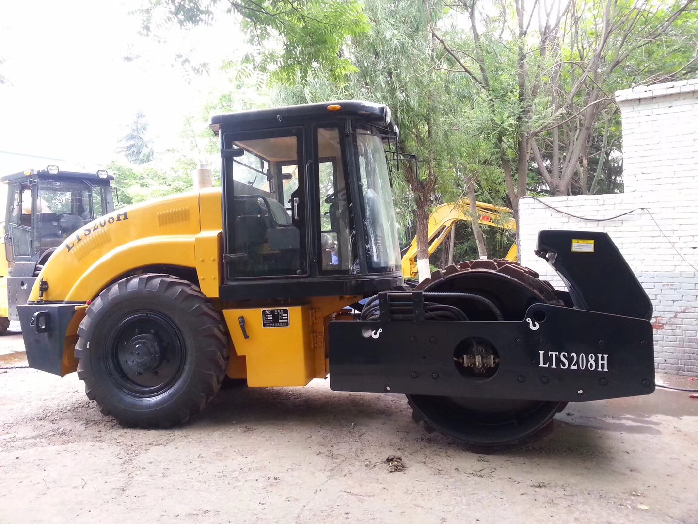 Lutong 8 Tons Hydraulic Compactor Road Roller Lts208h