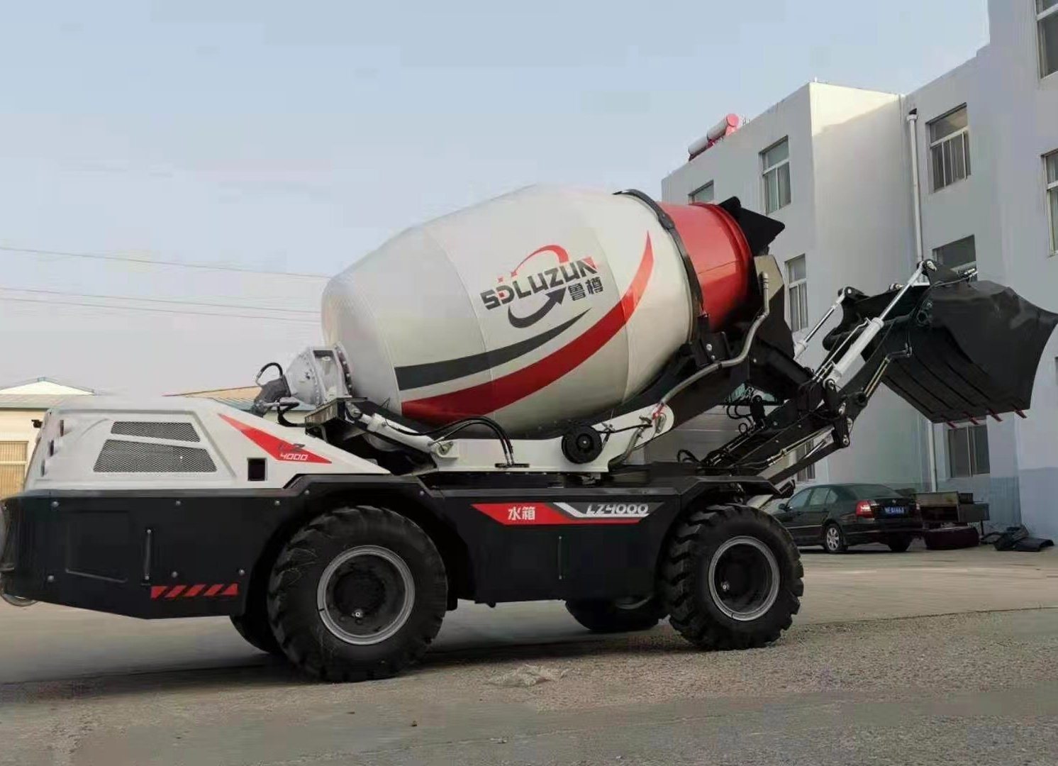 Luzun 4X4 Self-Loading Concrete Mixer Equipment Lz4000