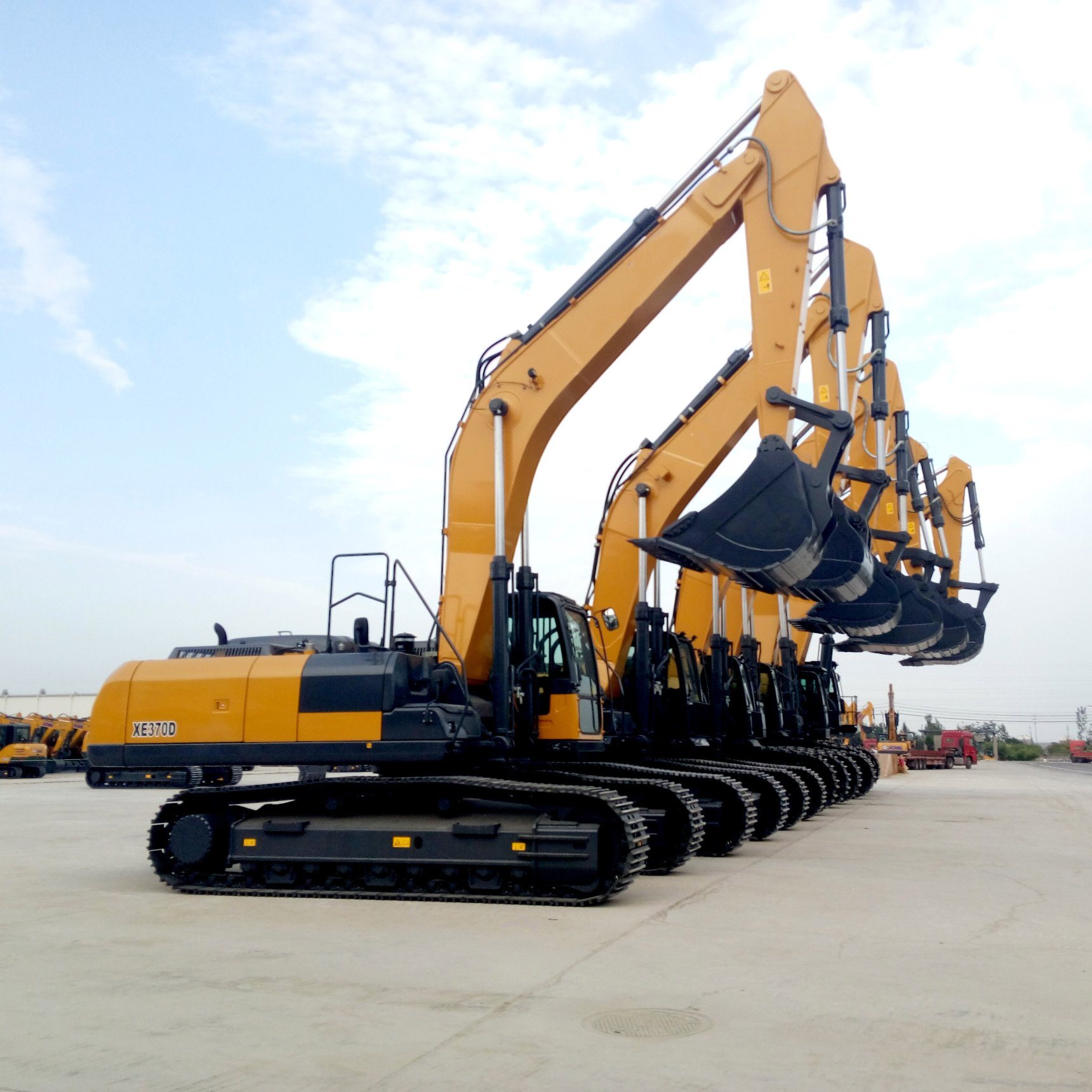 New 37 Ton Hydraulic Crawler Excavator Xe370ca with Hammer