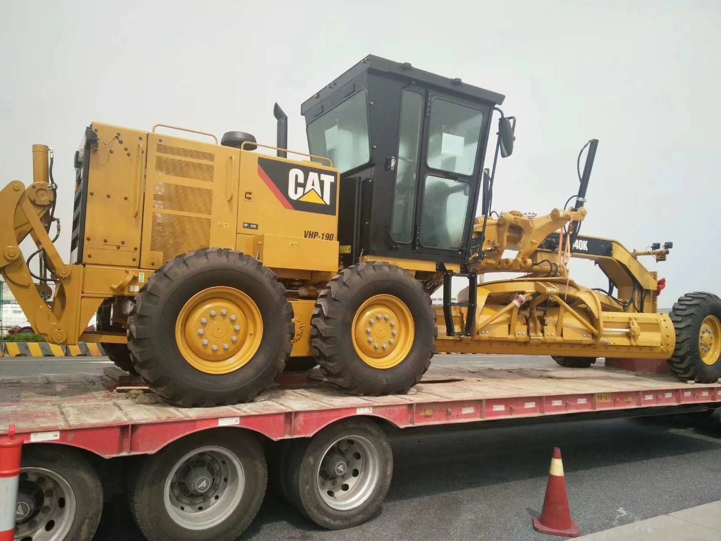 
                Nouvelle condition Cat 140K avec défonceuse de niveleuse à moteur en vente
            