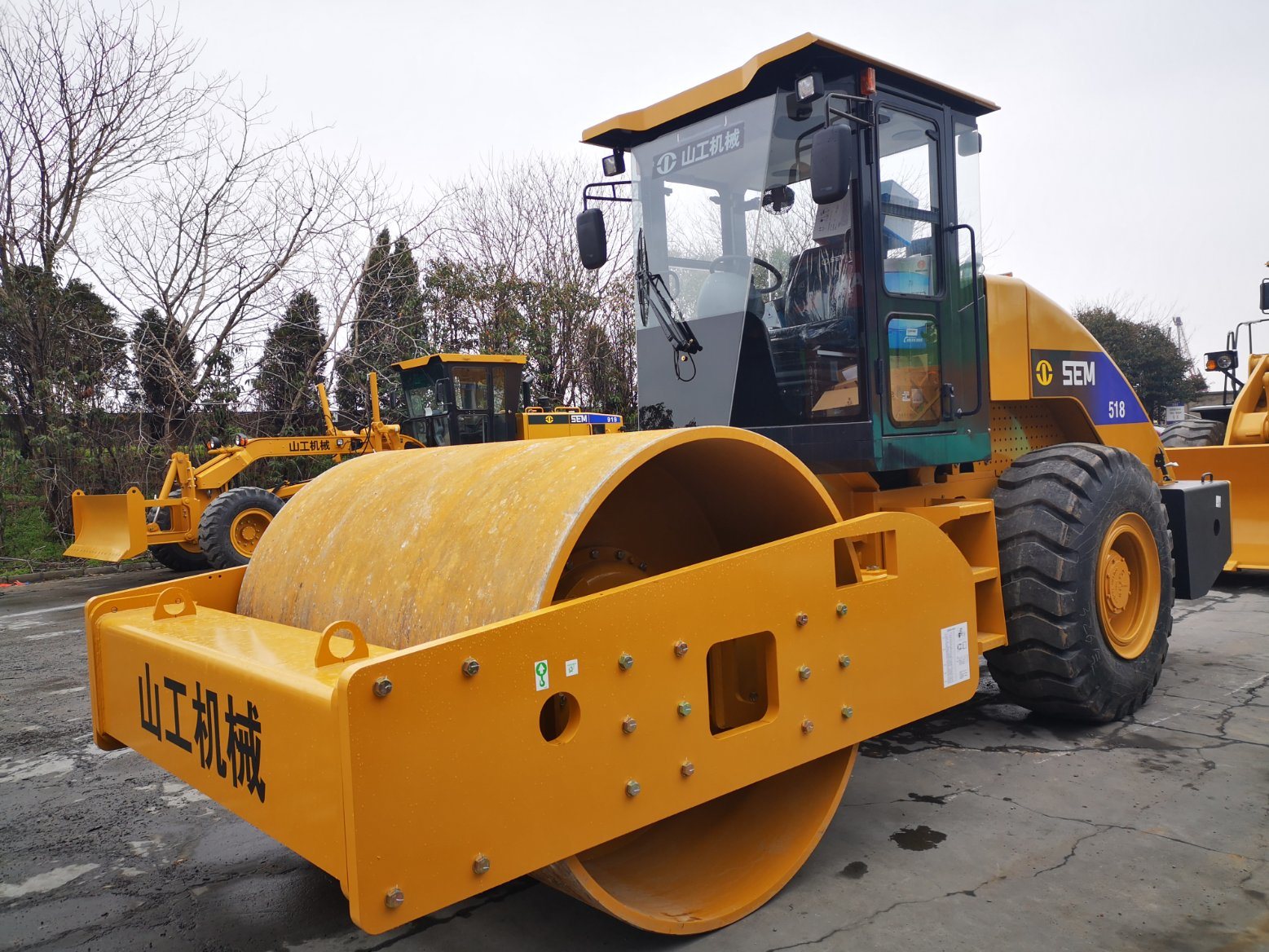 China 
                New Type Sem Hydraulic Single Drum 18 Ton Road Compactor Vibratory Road Roller Sem518
             supplier