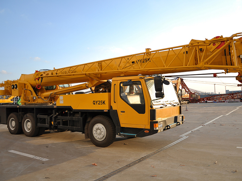 China 
                Oriemac New Mobile Crane Qy25K5d 5 Truck Crane with 4jib
             supplier