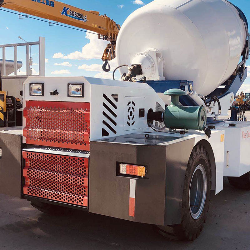 
                Mélangeur de béton et de la pompe portable Jbc4500 Bétonnière chariot automoteur
            