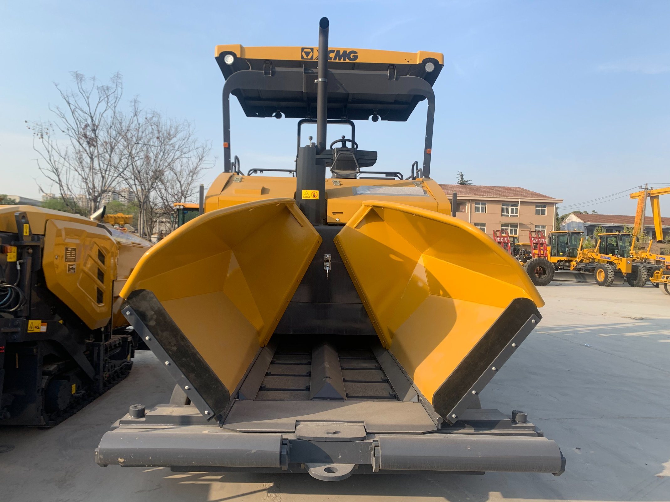 Road Paving Machine RP603L 6m Wheel Asphalt Paver