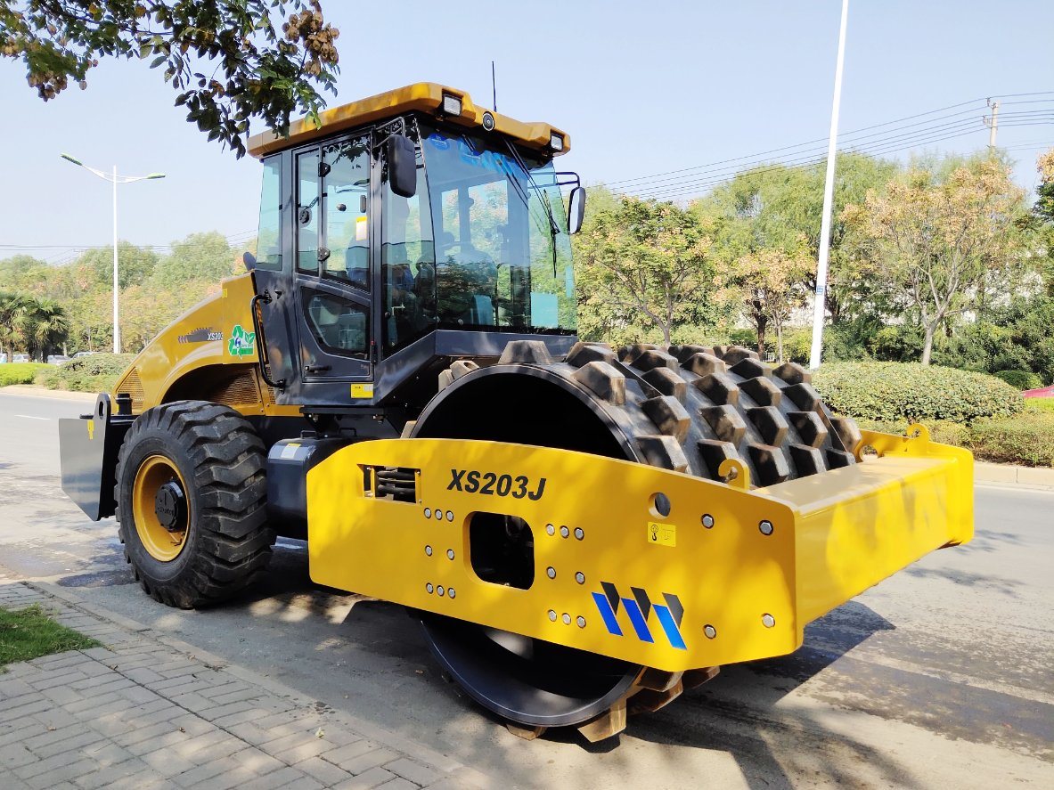 
                Rodillo de carretera XS203J 20 Rodillos estáticos Single-Drum Ton.
            