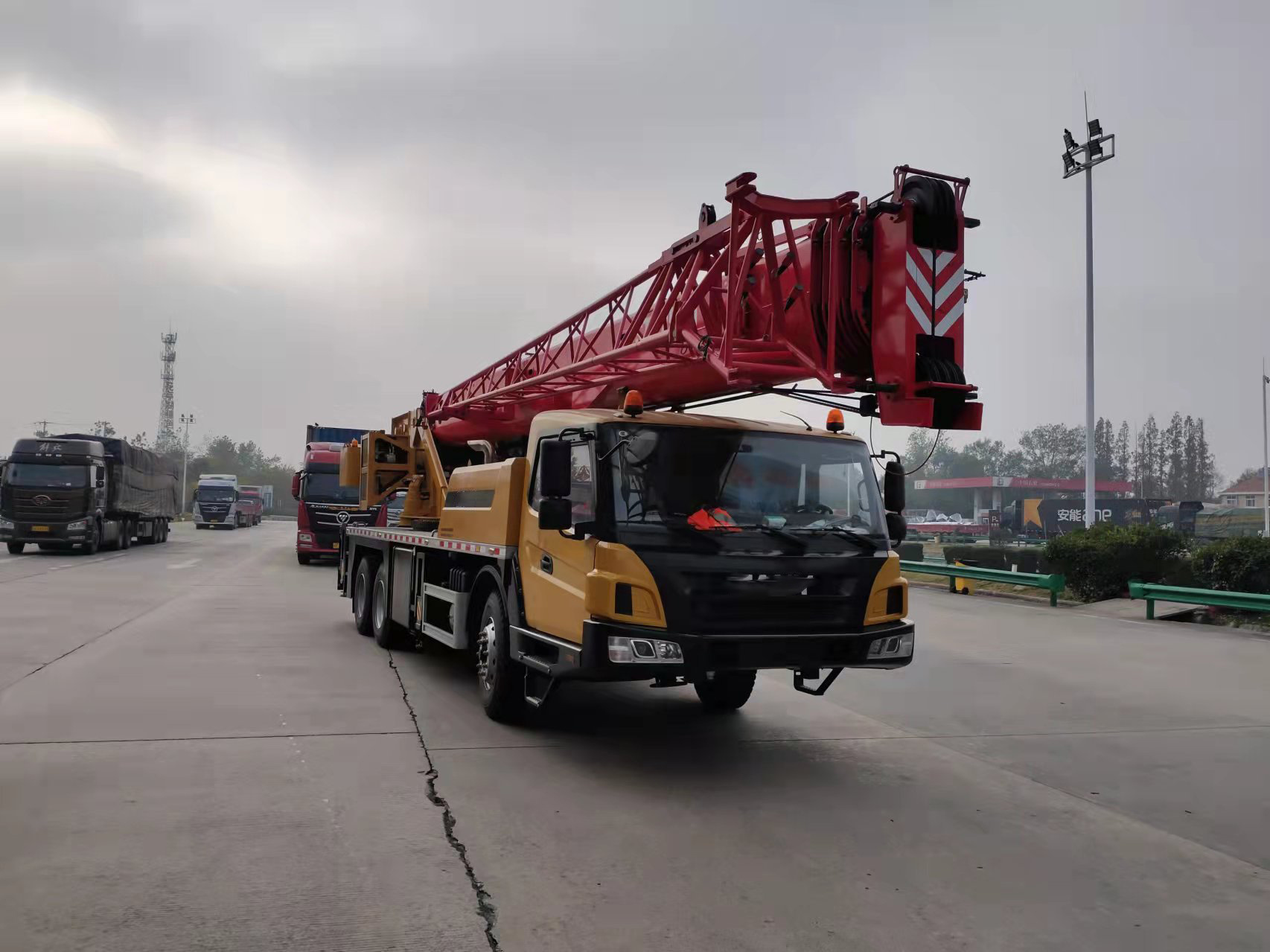 
                SA NY Brand Stc1000s 100 Ton Truck Crane mit Cummins Motor
            