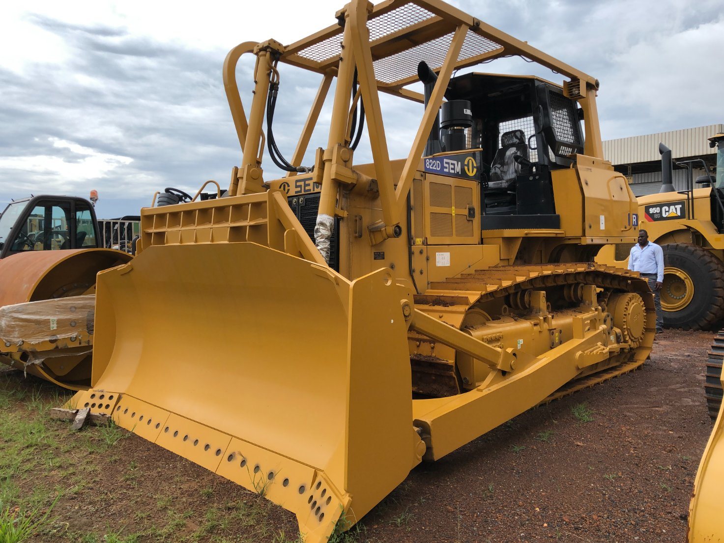 Sem Brand New Sem822D 220HP 230HP Crawler Bulldozer