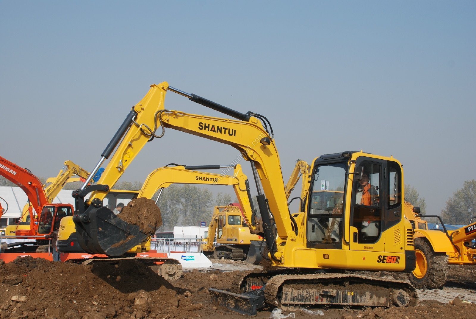 China 
                Shantui Se75 7,5 Ton Hochleistungs-Raupenfahrzeug Hydraulische Mini-Bagger Preis
             Lieferant