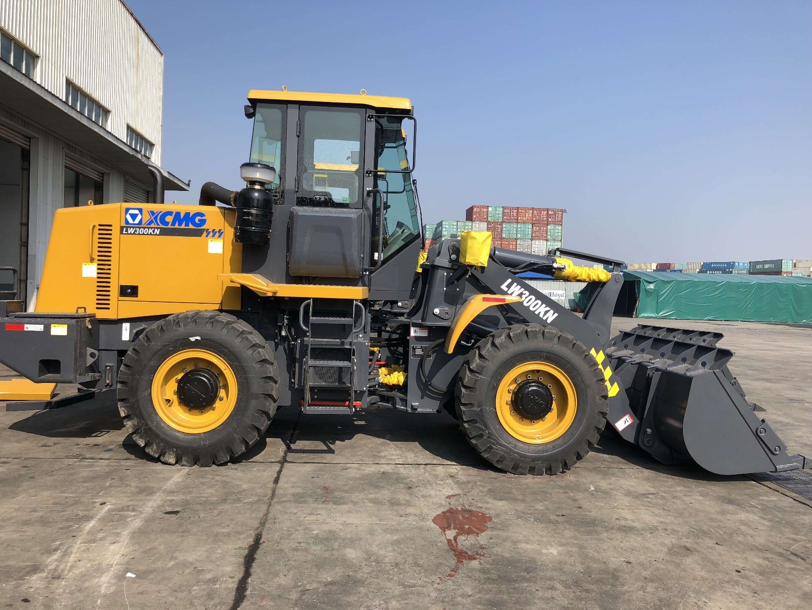 Sudan Hot Sell 3 Ton Front Loader with Rock Bucket