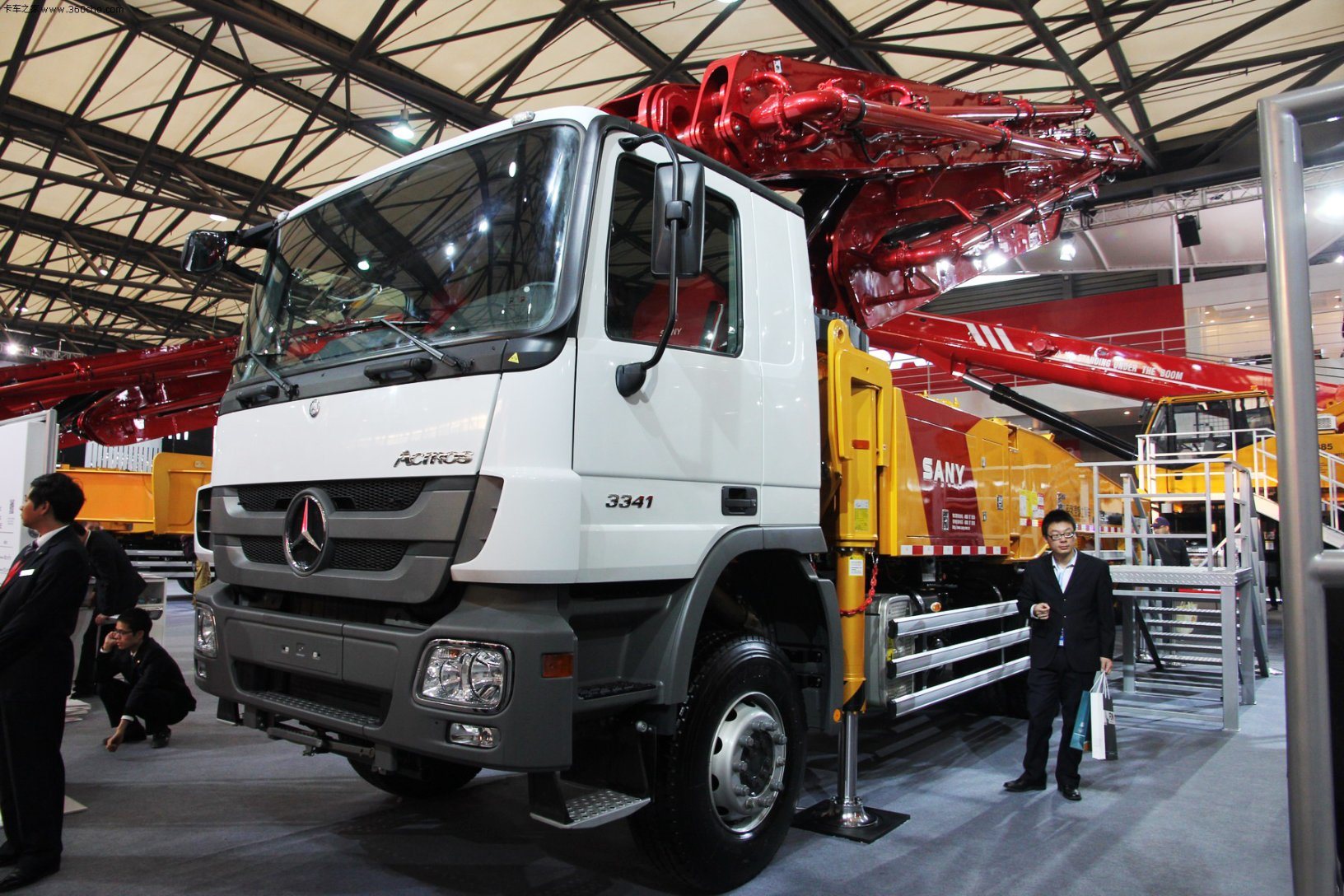 China 
                Sym5230thb 370c-8A LKW-Betonpumpe Vertikale Reichweite: 36,5m
             Lieferant