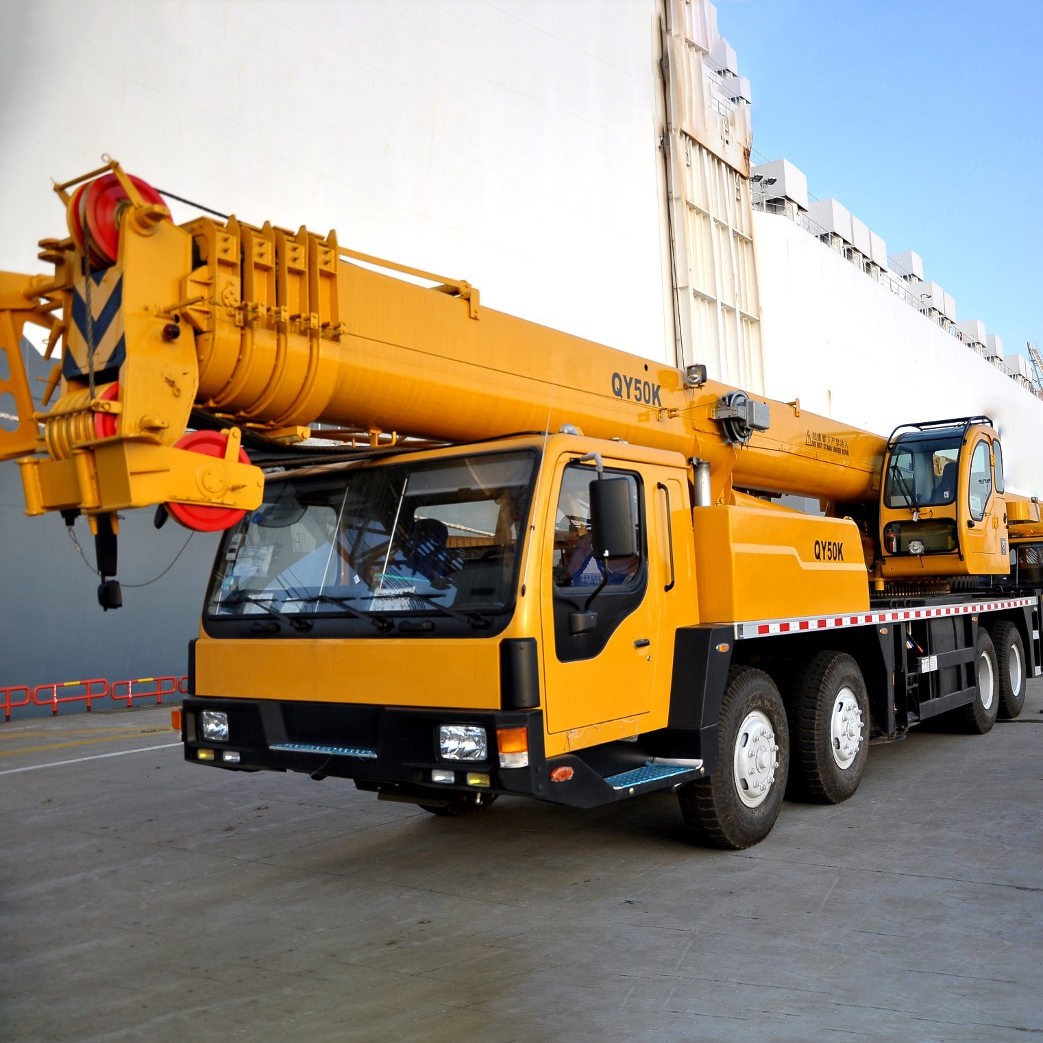 
                Uebekistan 25-220 Ton Mobiler Lkw Kran Qy50kd
            