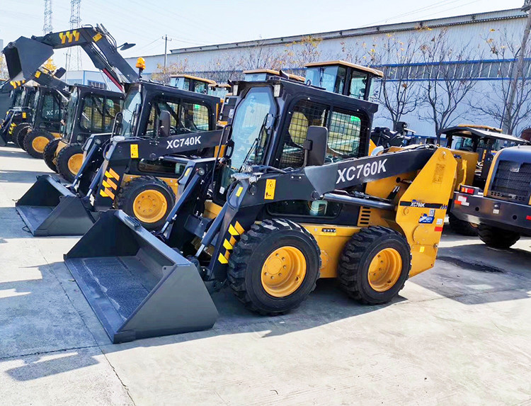 Xc740K 60HP Mini Skid Steer Loader with 0.45cbm Bucket for Sale