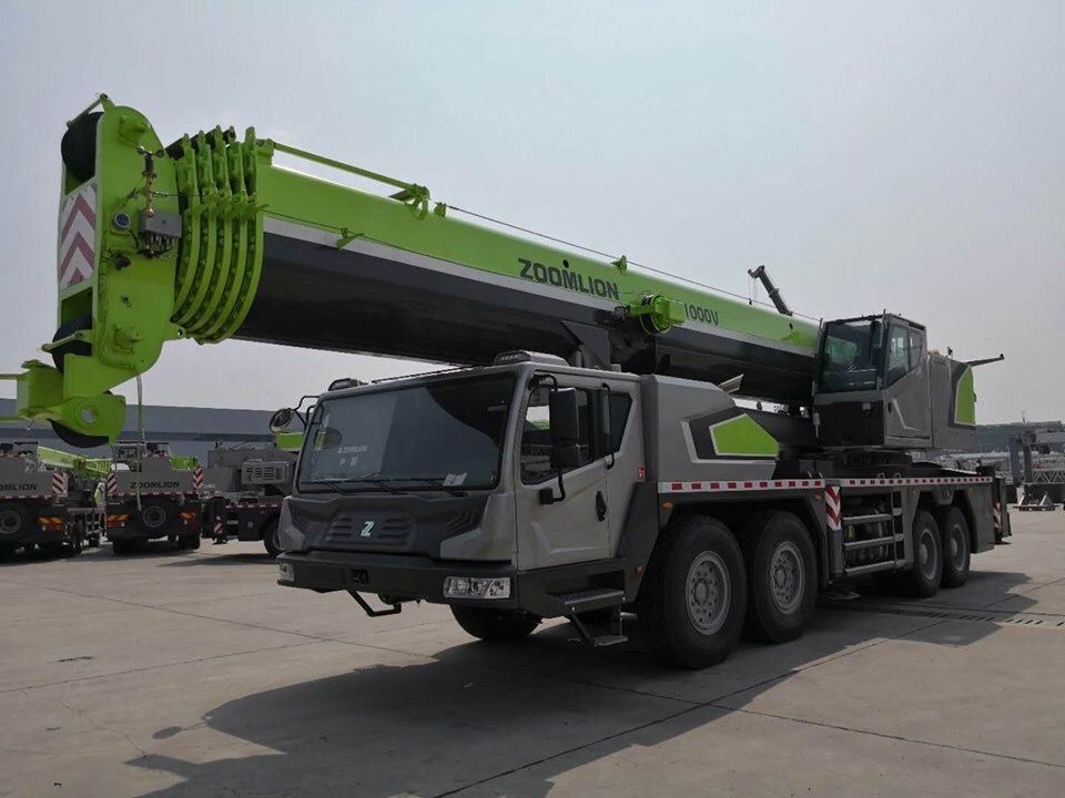 Zoomlion 100ton Ztc1000V Mobile Crane with 4 Axles and 5 Section Booms