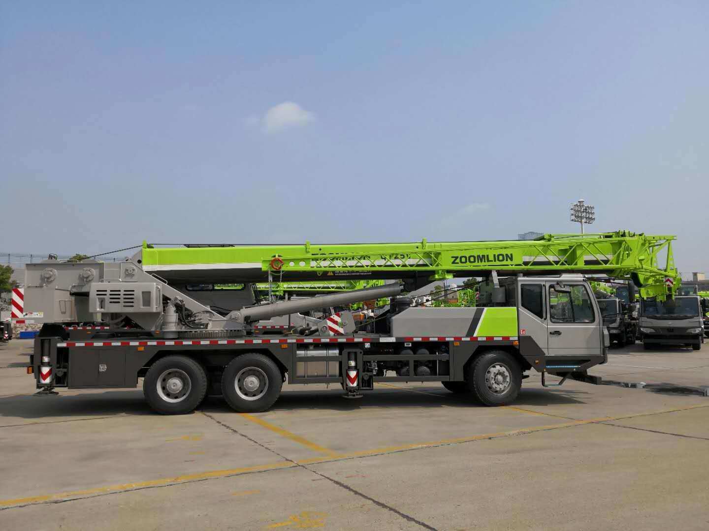 Zoomlion 25t Qy25V552 Telescopic Arm Pickup Truck Crane in Stock for Sale