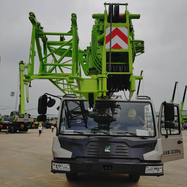 China 
                Zoomlion 5 ton Truck Craneztc250A552 Truck Crane
             leverancier