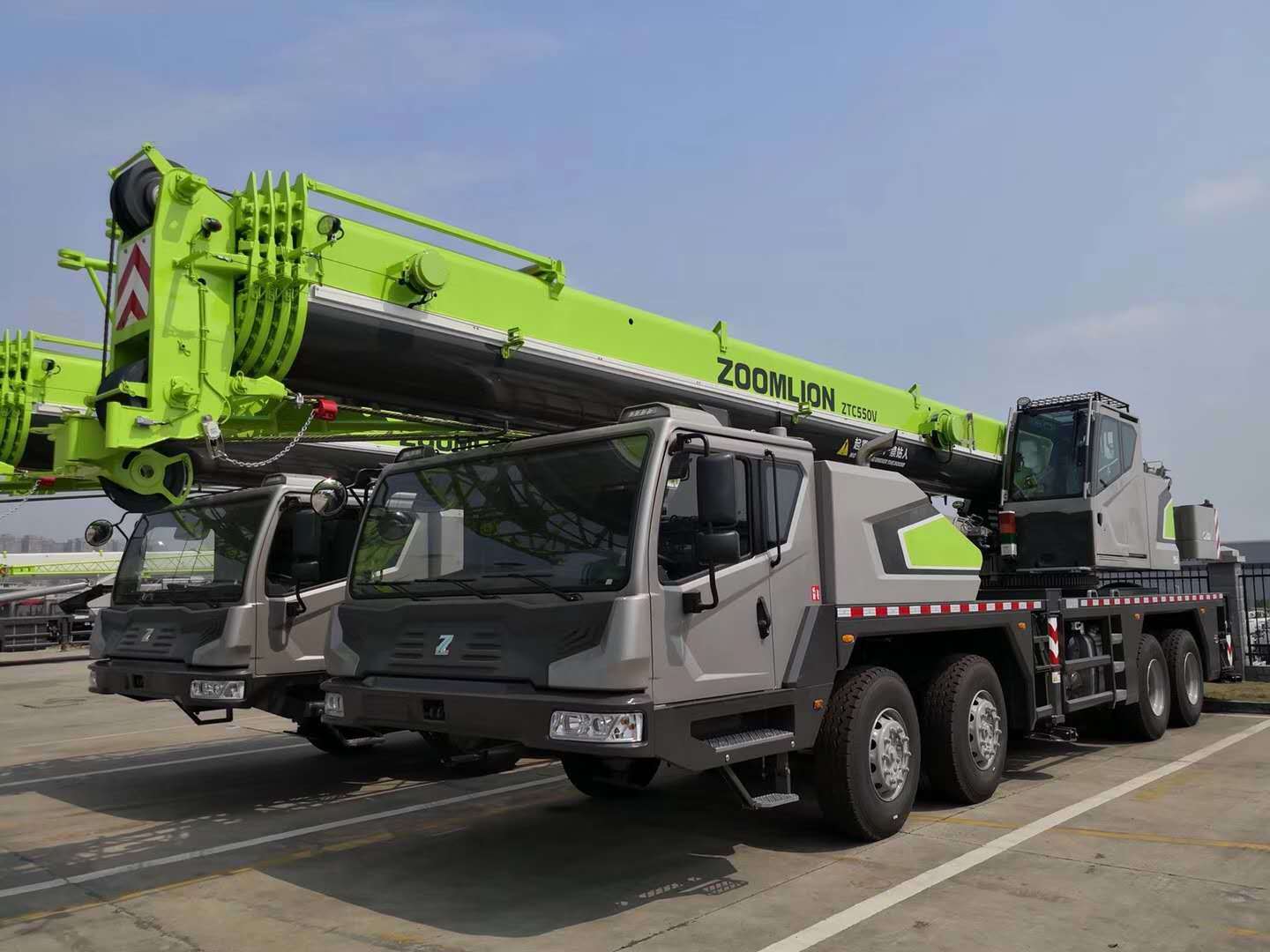 Zoomlion Construction Machinery Qy55V552 55ton China RC Telescopic Boom Mobile Truck Crane