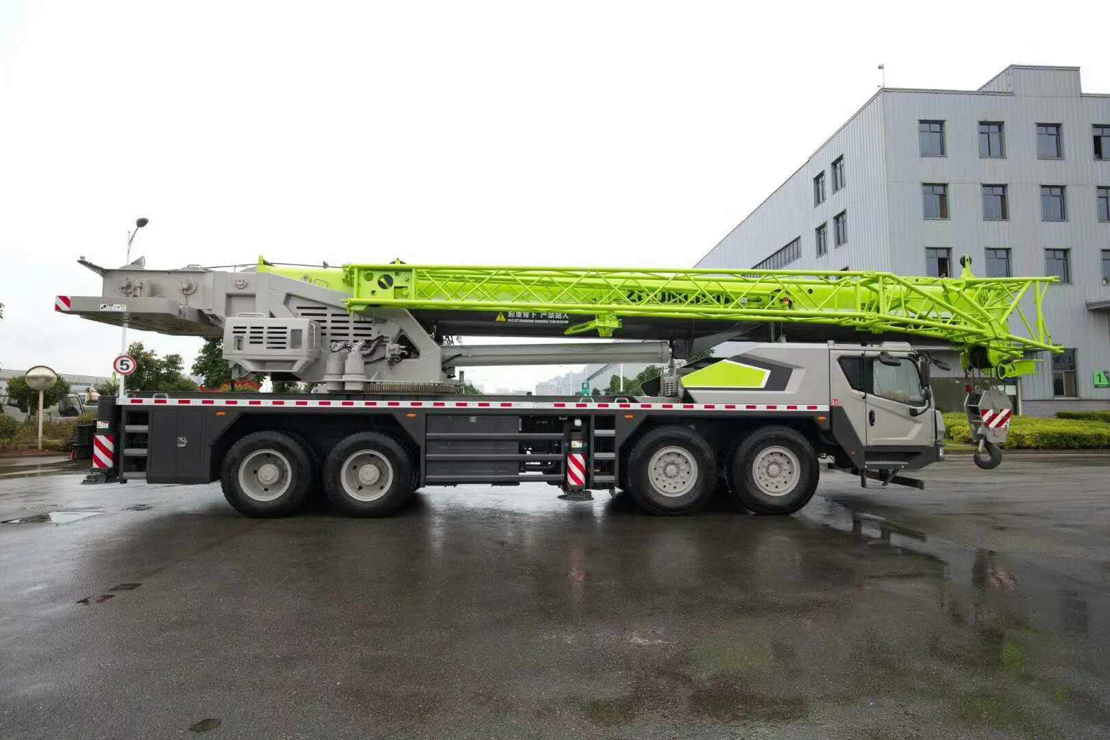 China 
                De alta calidad Zoomlion 80 Ton Camión grúa Ztc Venta caliente800V532
             proveedor