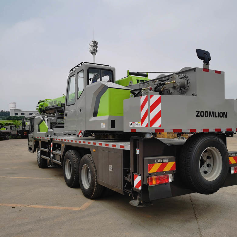 Cina 
                Zoomlion Ztc250A552 Gru per camion 60 con gru
             fornitore