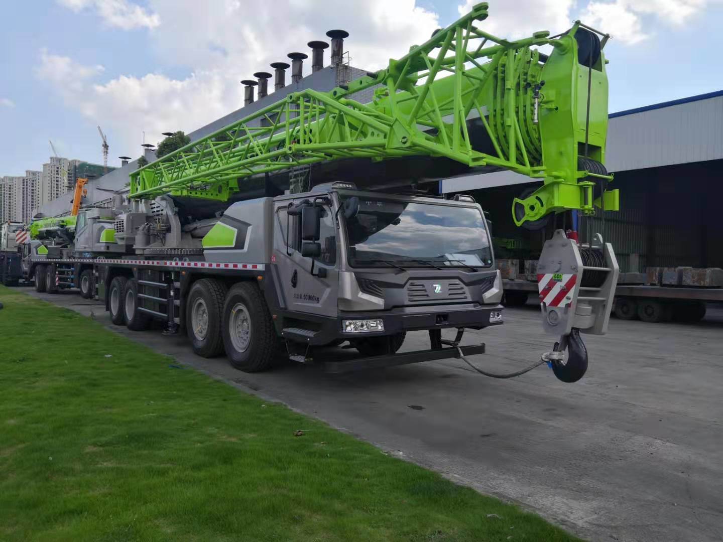 China 
                Zoomlion Ztc800h753 80 Ton Mobile Truck Crane for Sale
             supplier
