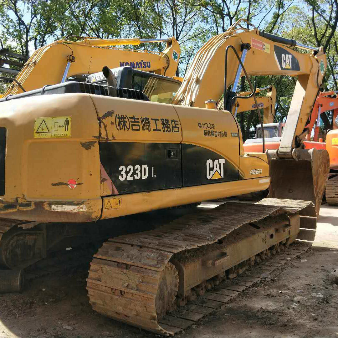 
                Escavadeira Caterpillar usados com cuidado a Caterpillar 323dl para venda
            