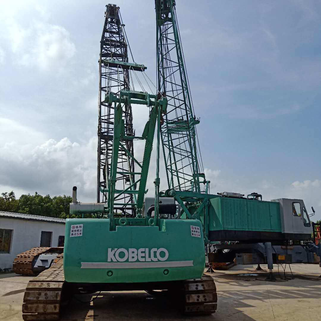 
                O Japão fez utilizados 7055 Kobelco guindaste de lagartas, boa qualidade P&H veículo rolante 50 Ton com bom preço para venda
            