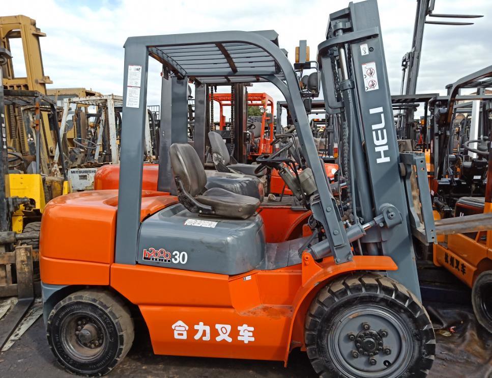 Low Price Heli Diesel 3ton Forklift Truck /3t Diesel Forklift