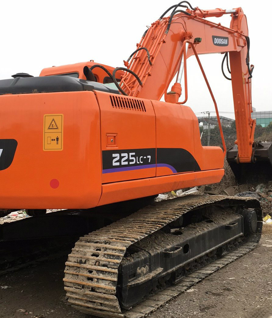 Offer Used Daewoo Excavator Doosan 220-7