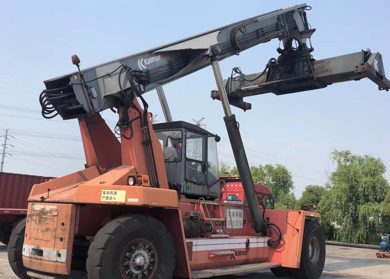 
                Oorspronkelijk Zweden Kalmar Drf450 DRF 420 container reach Stacker
            