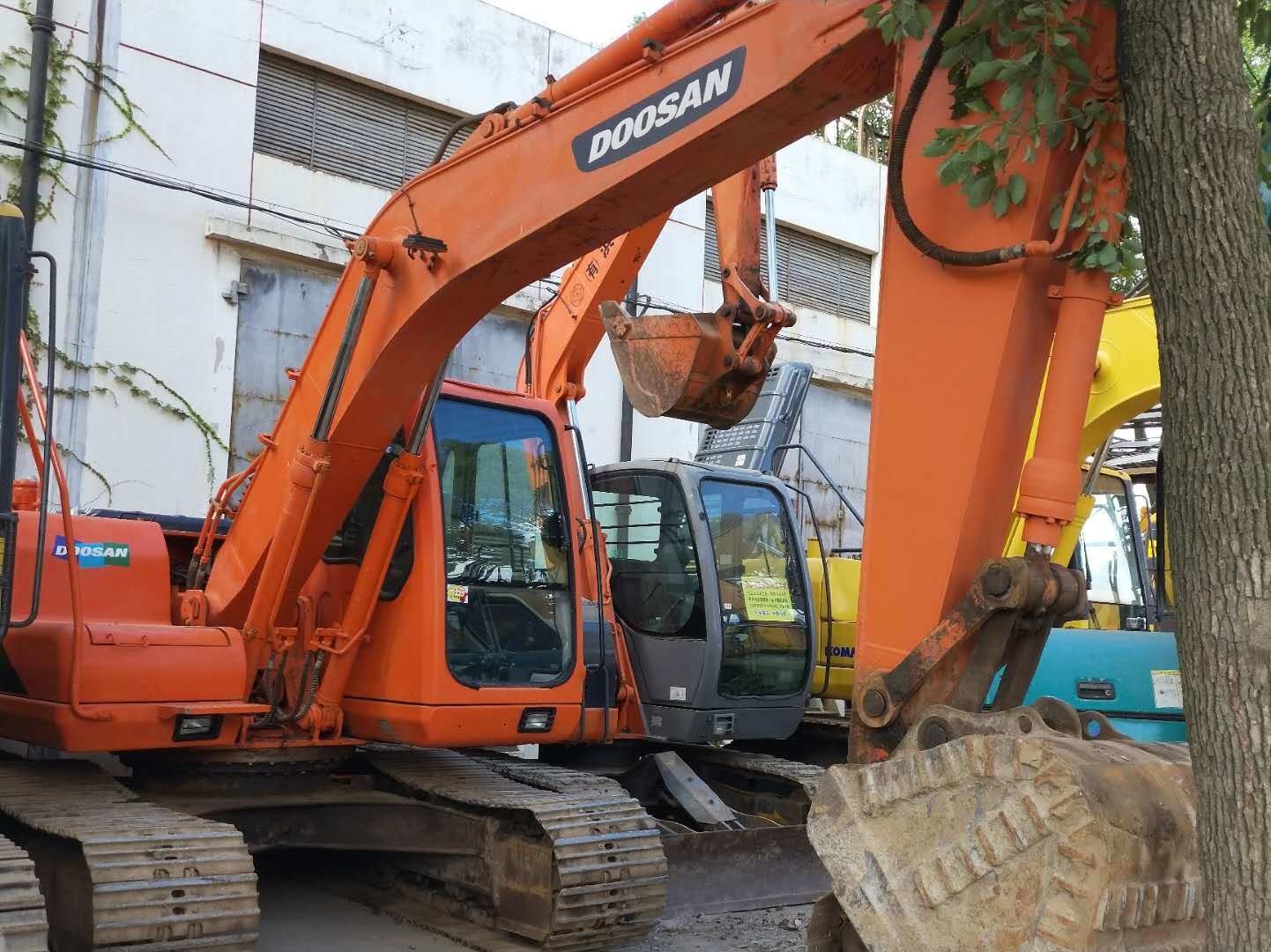 
                Machine de construction utilisés 2012 Année 15 tonnes excavatrice chenillée Doosan DH150LC-7 l′arracheuse à chenilles
            
