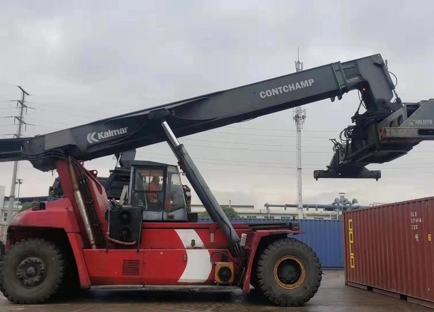 China 
                Gebruikte 45 ton Kalmar Container Reach Stacker Drf450, Kalmar Drf450 Container Reach Stacker, Drf450-60s5 te koop
             leverancier