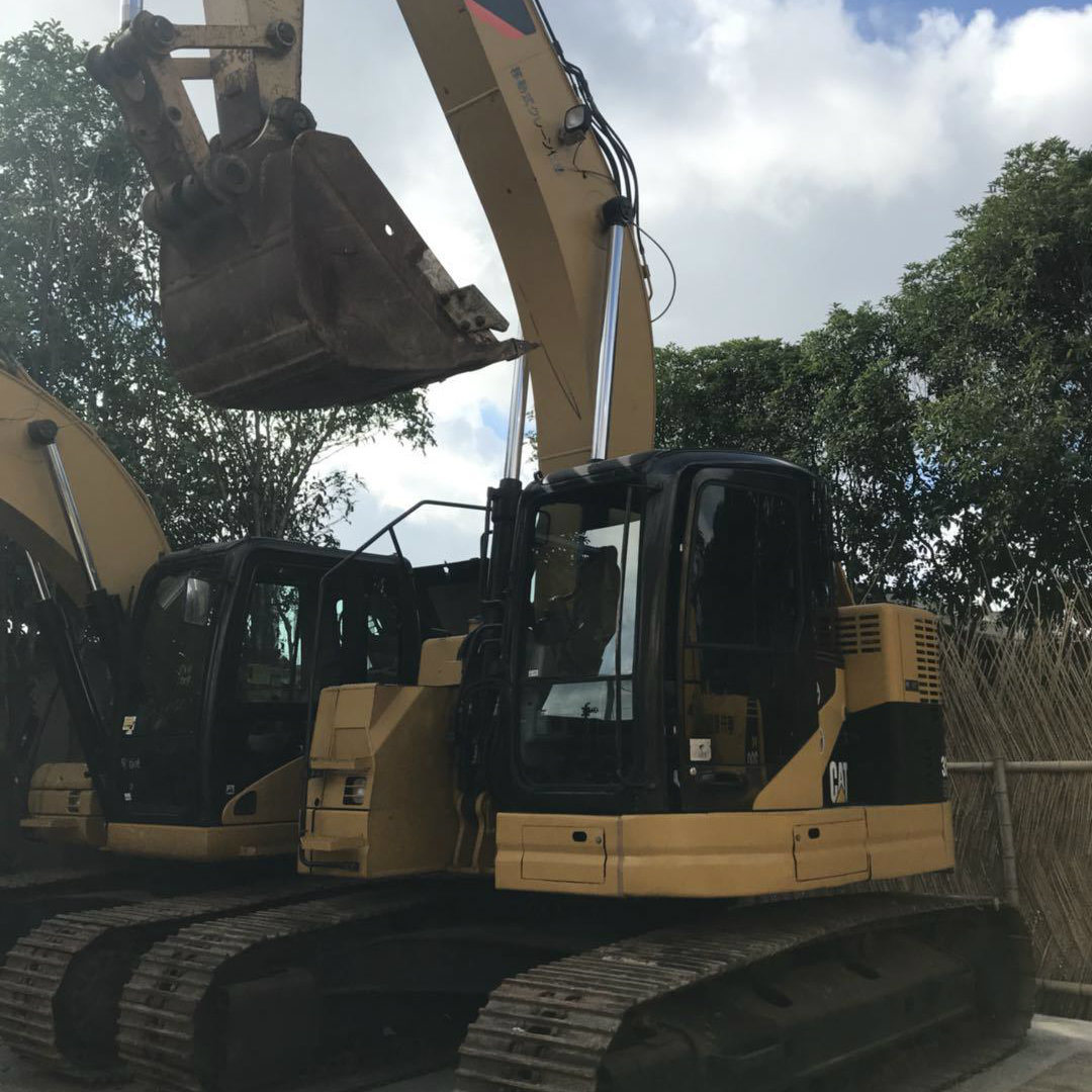 
                Utilisé Caterpillar excavatrice chenillée 321D CAT pour la vente
            