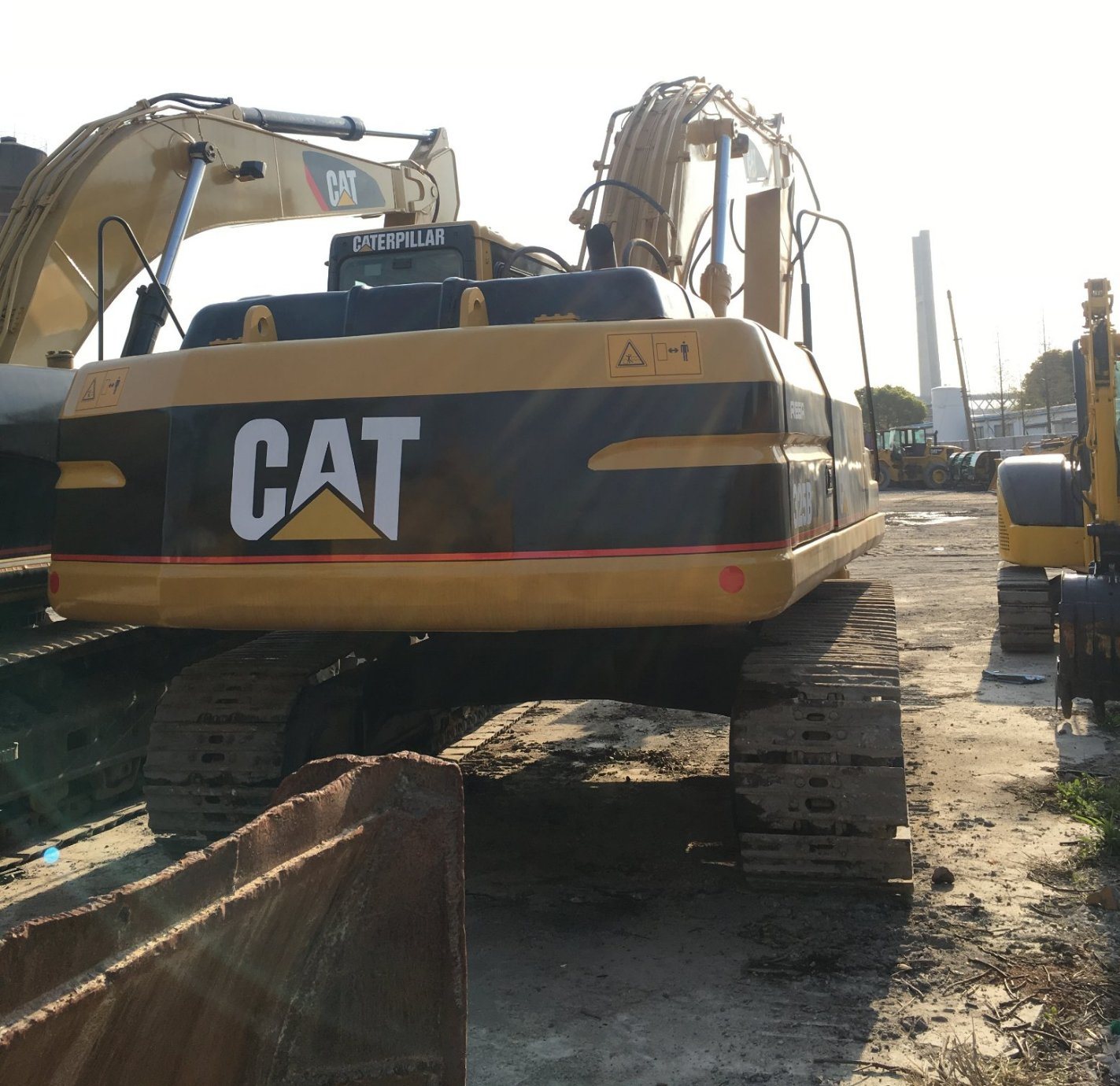 Used Caterpillar 325b Excavator in Good Working Condition with AC