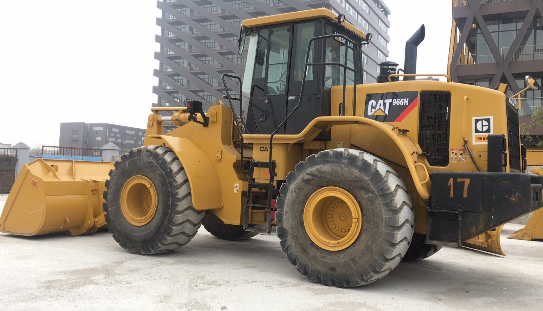 
                Pala gommata Cat Cat Cat 966D usata / Caterpillar 966h usata Pala gommata
            