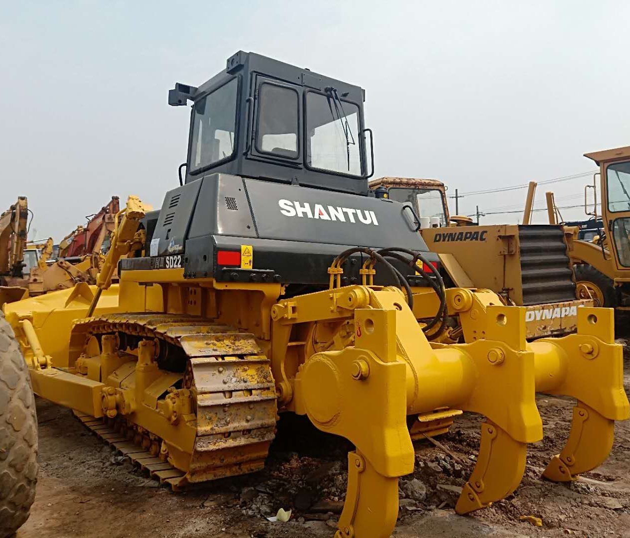 
                Utilisé Caterpillar Bulldozer Shantui SD22 fabriqués en Chine
            