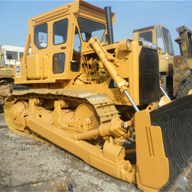 
                Bulldozer D7g Cat Stiller usato in buone condizioni
            