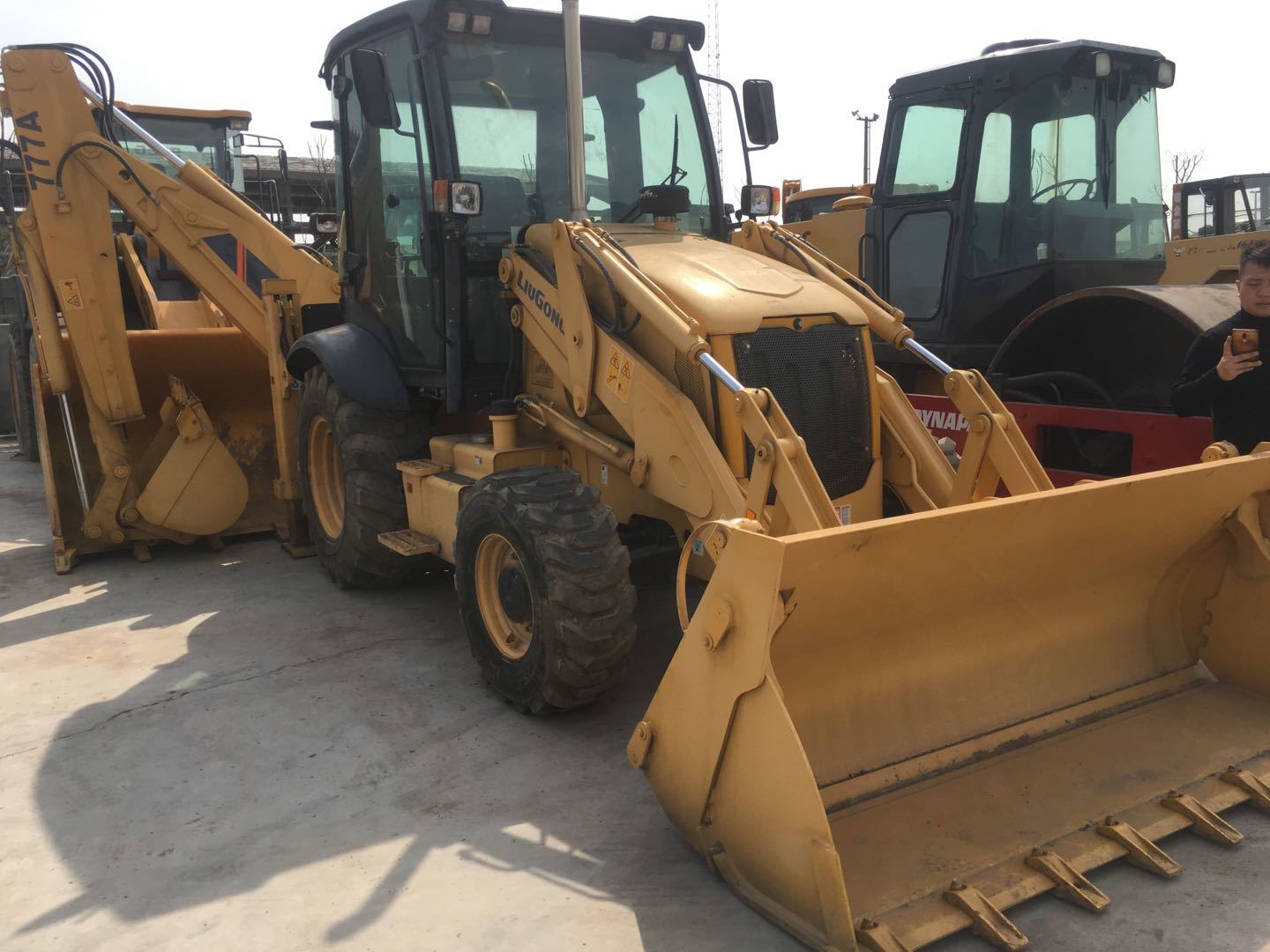 Used Chinese Liu Gong Backhoe Loader in New Condition