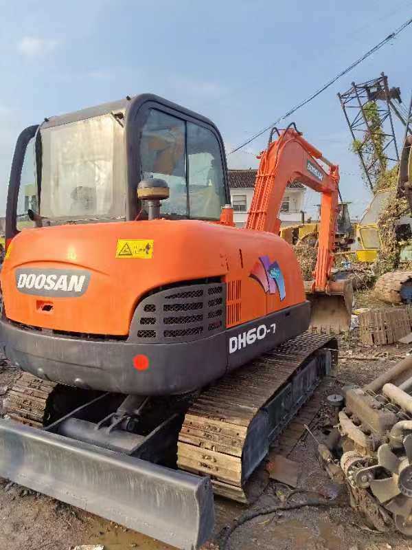 Used Construction Machinery 6 Tons Mini Crawler Excavator Doosan Dh60-7
