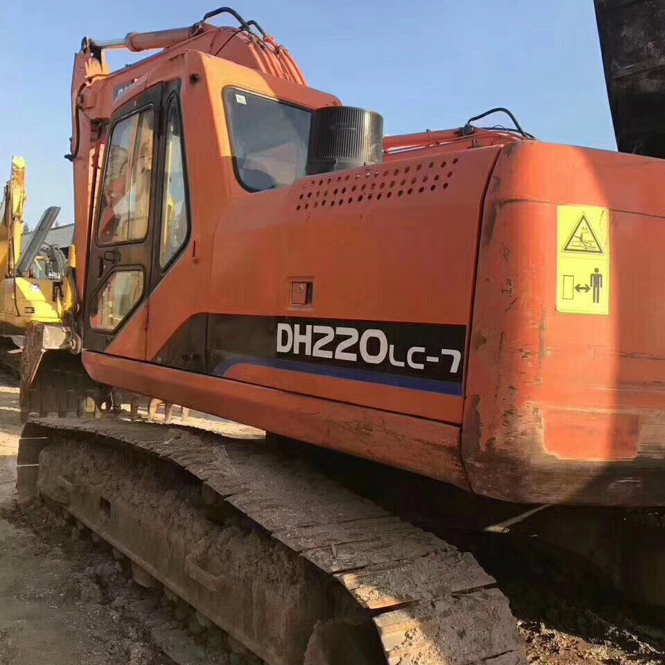 Used Doosan Dh 220 Excavator in Good Condition