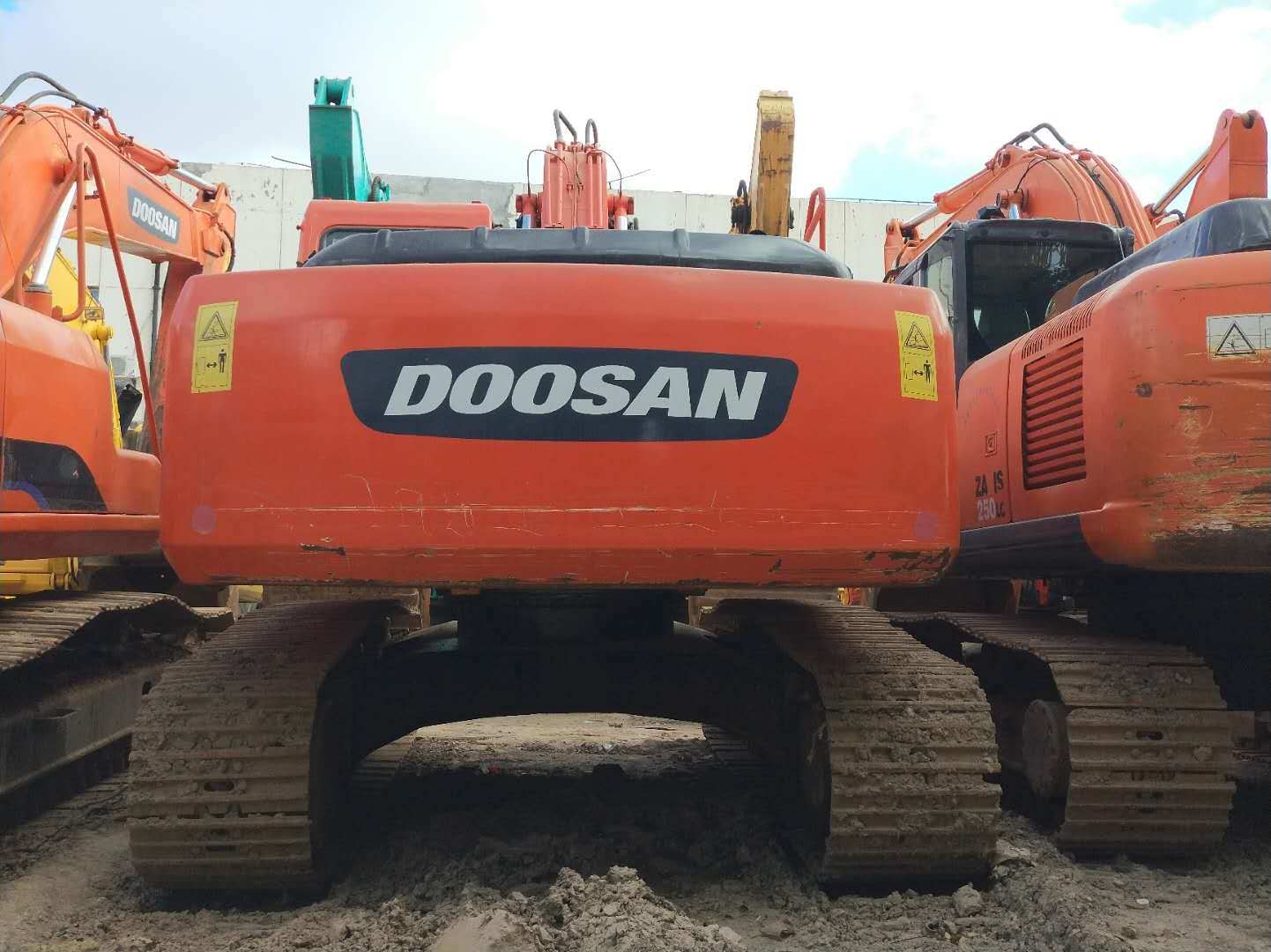 China 
                Usado Doosan DH225LC-7 escavadeira hidráulica
             fornecedor