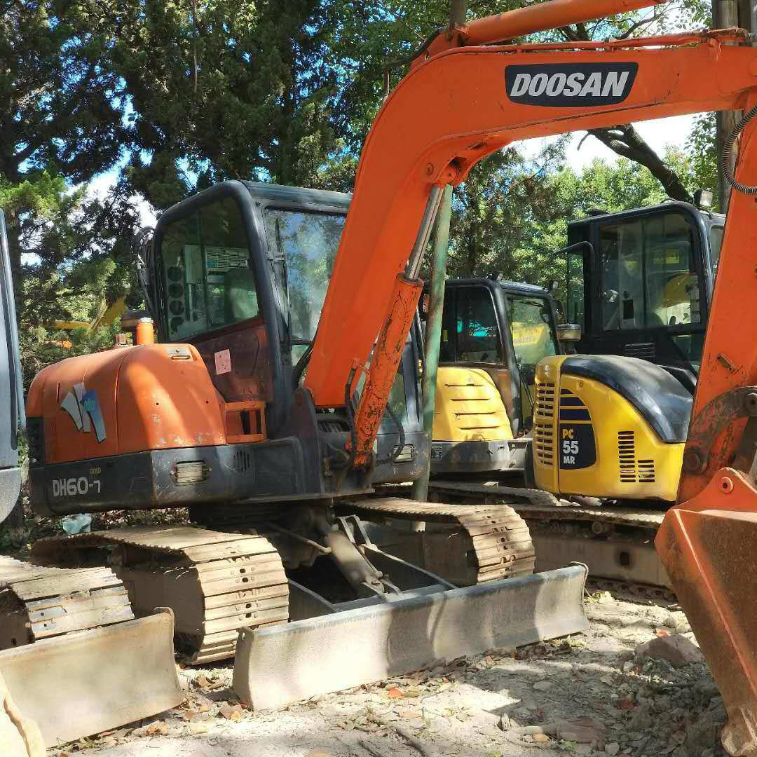 China 
                Used Doosan Excavator Dh60 in Stock (large quantity)
             supplier