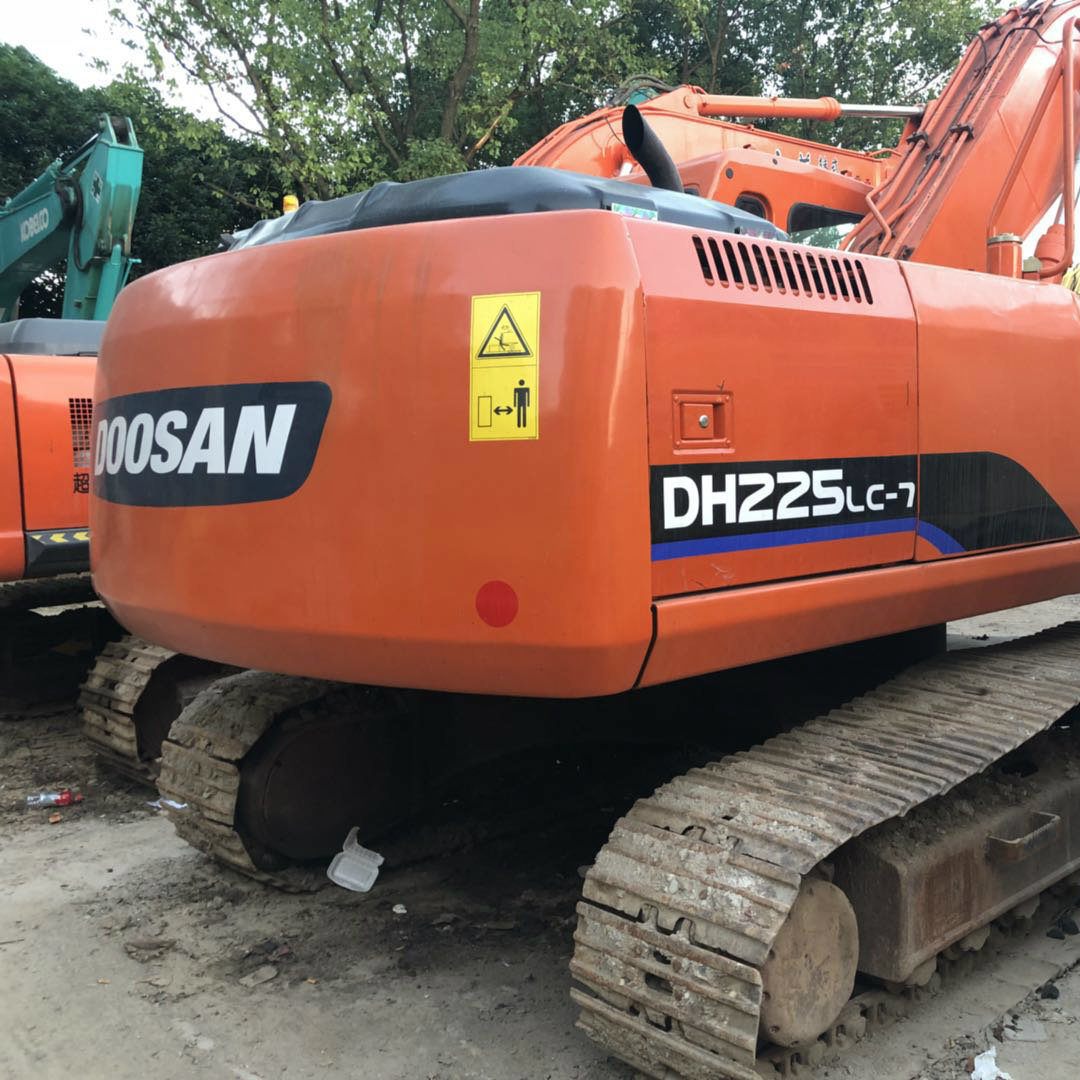 Used Doosan225 Excavator in Good Condition