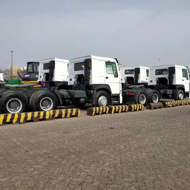 Chine 
                Utilisé HOWO tête tête camion tracteur HOWO 375HP / chariot
             fournisseur