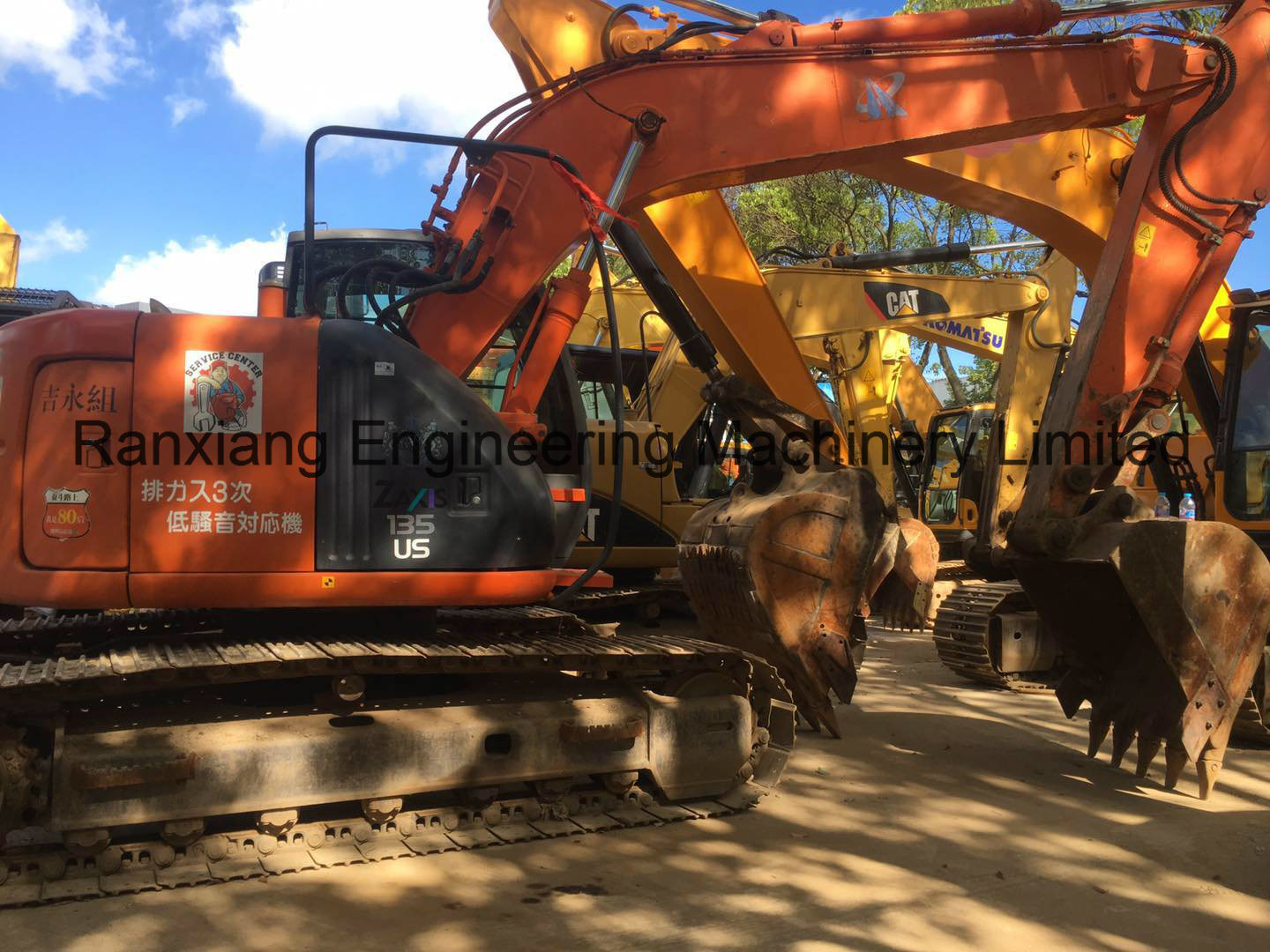 Used Hitachi 135 Excavator Construction Machinery Original in Japan