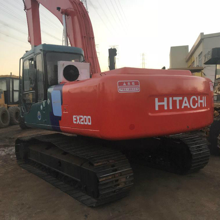 
                Используется экскаватор гусеничный экскаватор Hitachi 200 для продажи
            