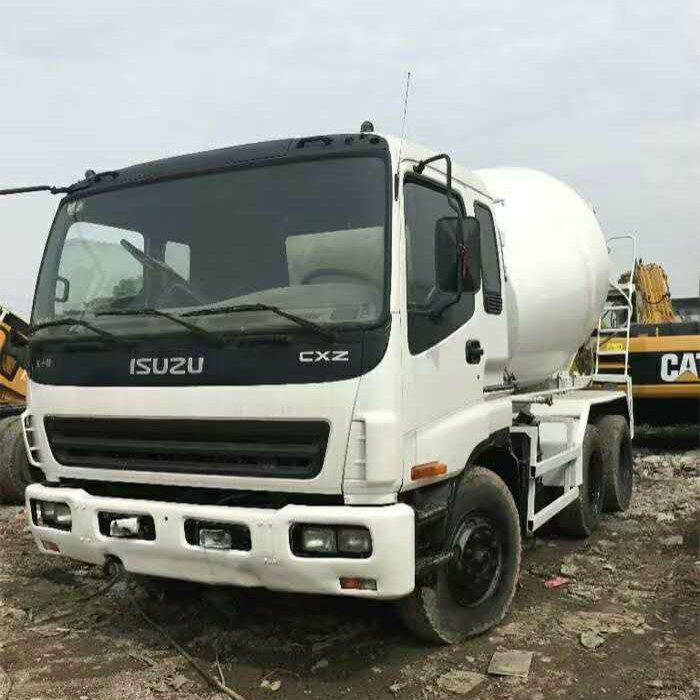 Used Japanse Isuzu Concrete Mixer in Very Good Condition